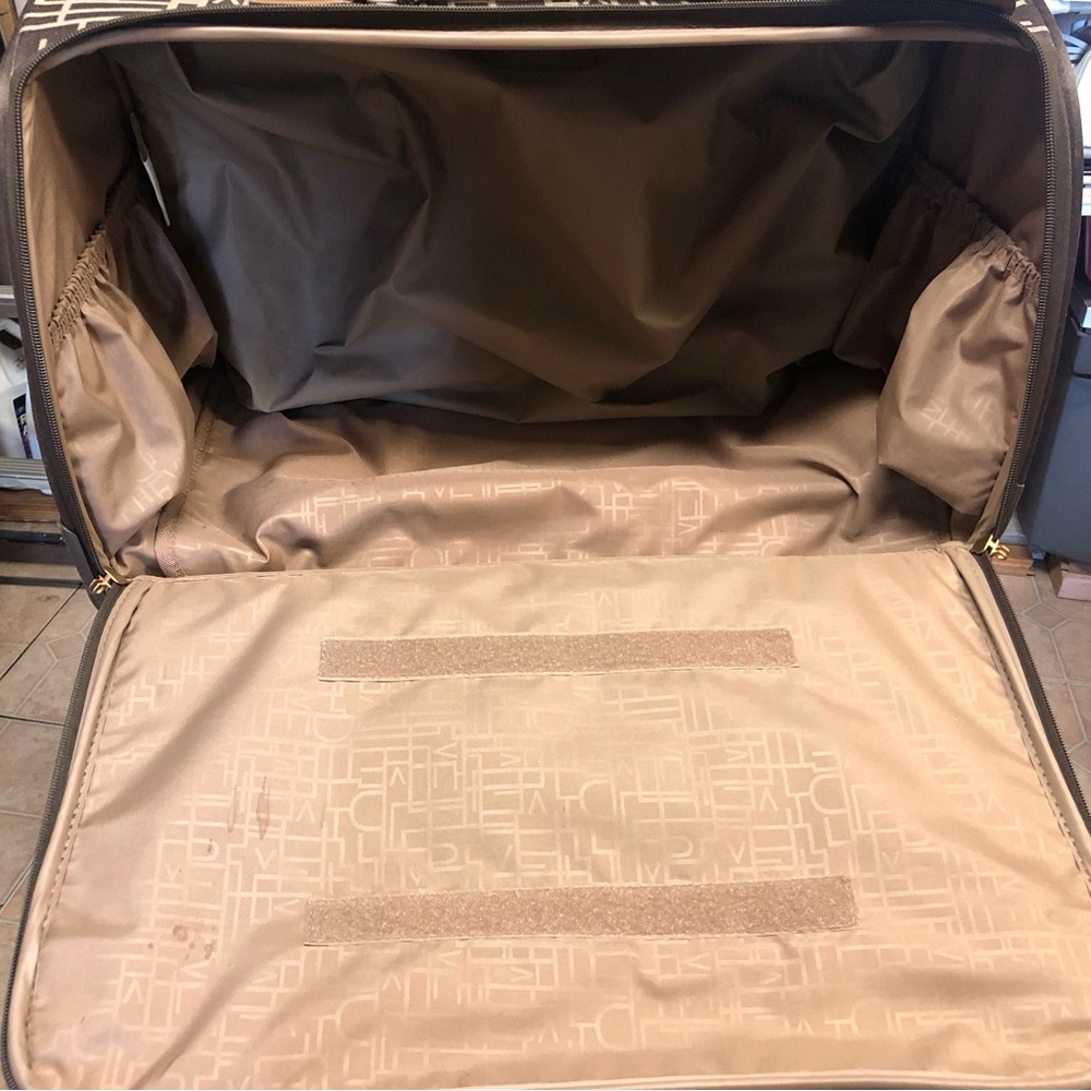 Diane Von Furstenberg (DVF) Travel Bag - Picture 3 of 7